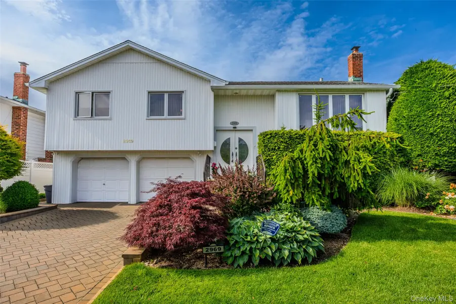 2969 Hampton Court, Wantagh, NY 11793 - #2