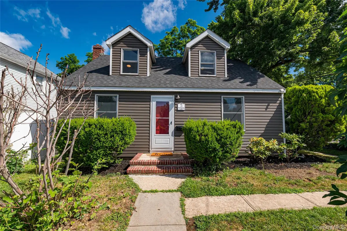75 W Pulaski Road, Huntington Station, NY 11746 - #1