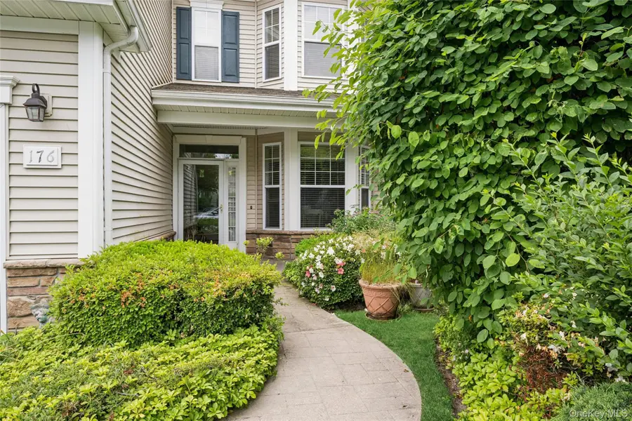 176 Melody Court, Eastport, NY 11941 - #2