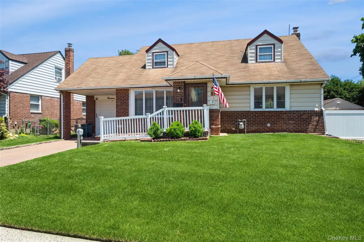 14 Cary Road, New Hyde Park, NY 11040 - #1