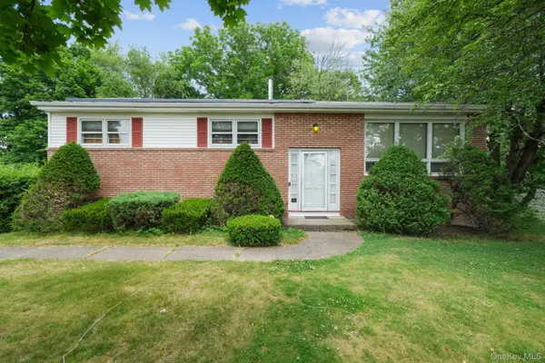 11 Ona Lane, New Windsor, NY 12553