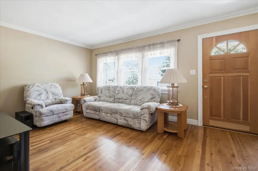 154 8th Avenue, Kings Park, NY 11754 - #3