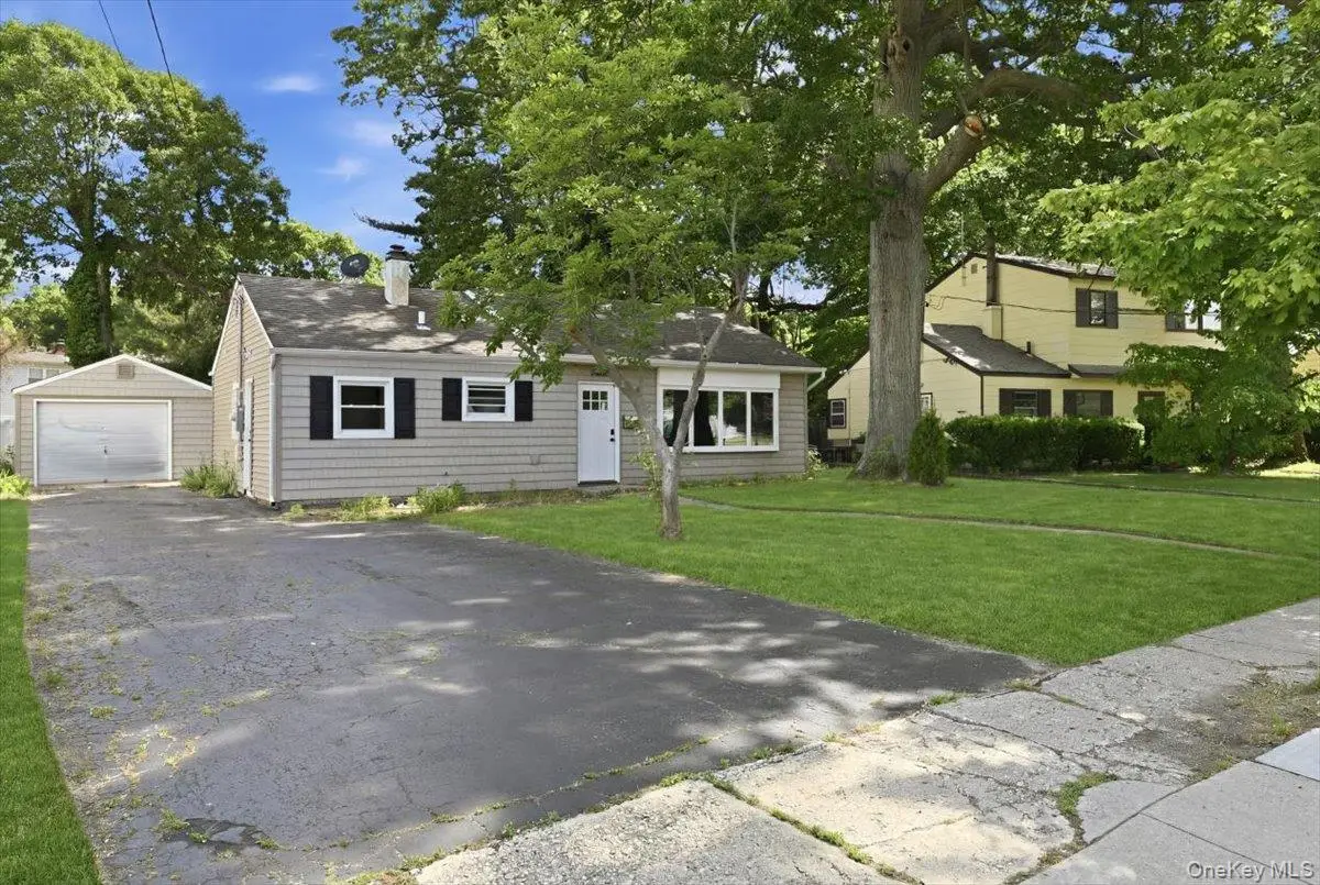 7 Surrey Road, Massapequa, NY 11758 - #1