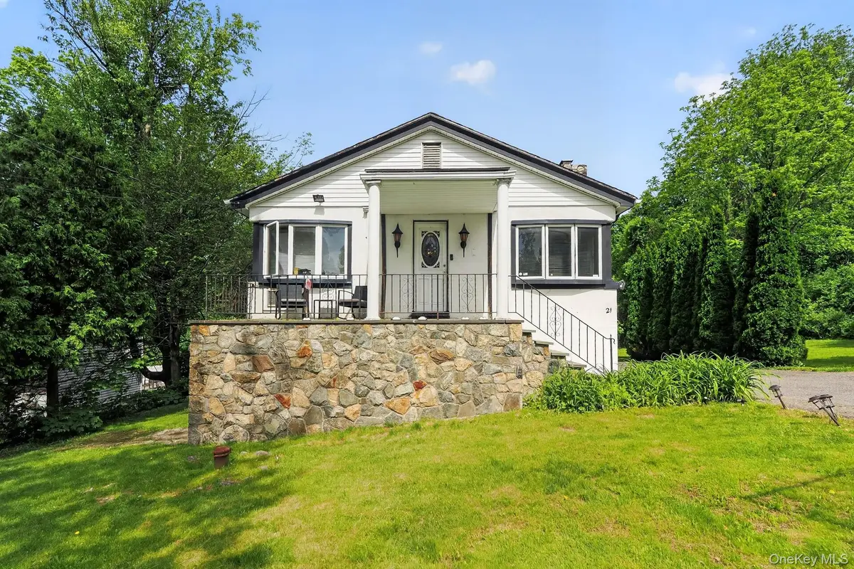 21 Sussex Road, Carmel, NY 10512 - #1
