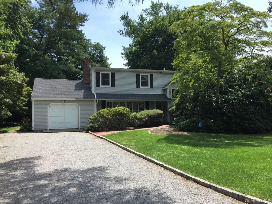 8 Maria Court, Huntington Station, NY 11746 - #2