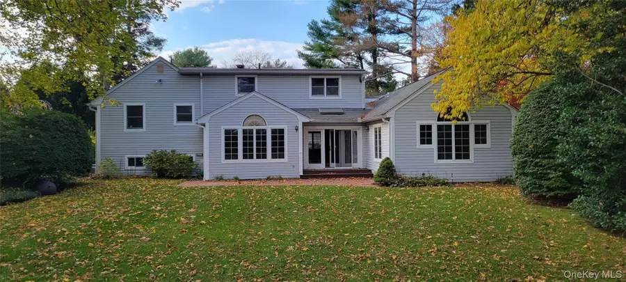 8 Maria Court, Huntington Station, NY 11746 - #3