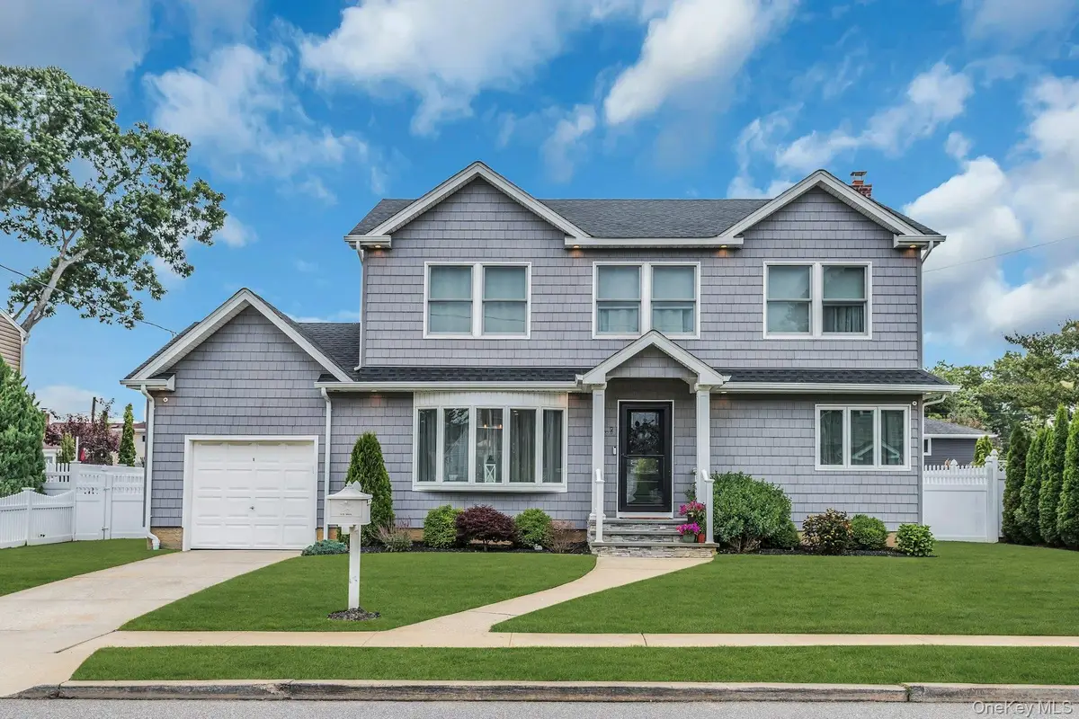 9 Pompano Lane, Massapequa Park, NY 11762 - #1