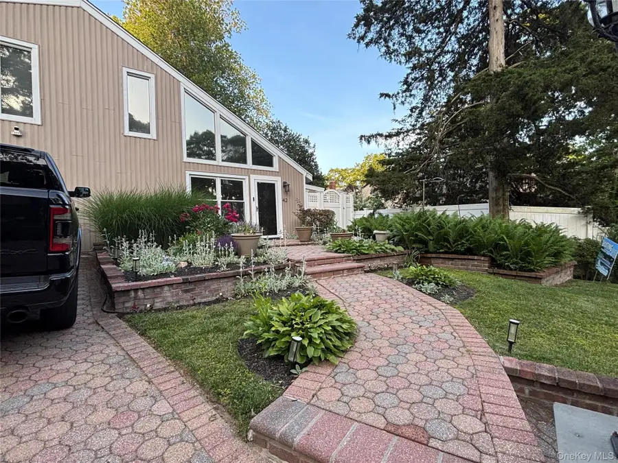 42 Bennett Avenue, Huntington Station, NY 11746 - #2