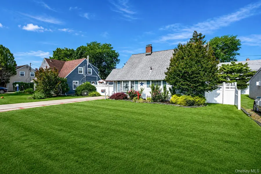 10 Flock Lane, Levittown, NY 11756 - #3