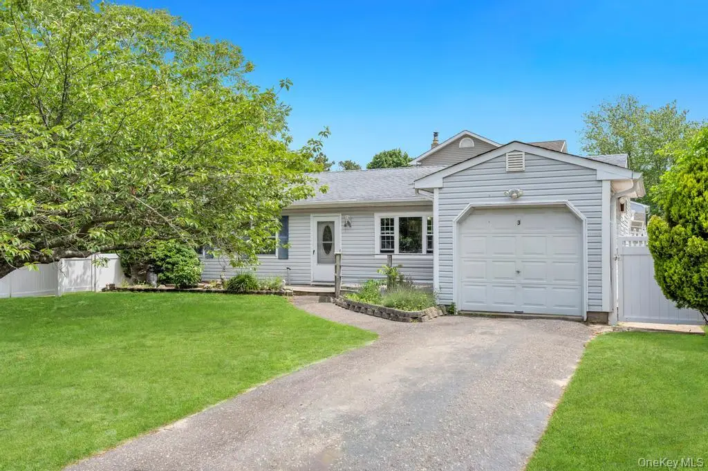 3 Megan Court, Bellport, NY 11713 - #1