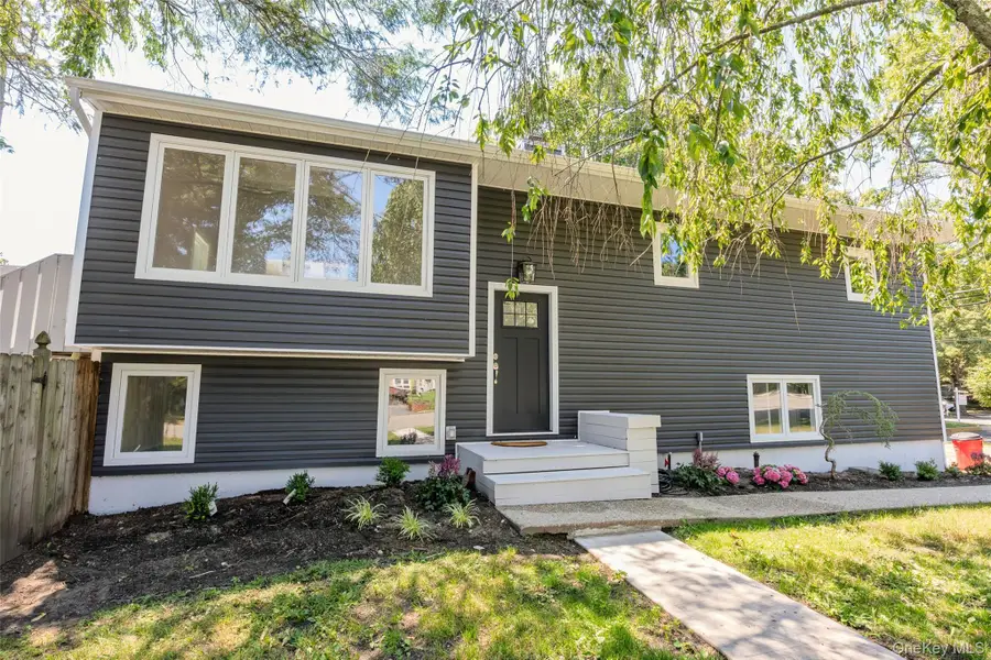 34 John Street N, Shoreham, NY 11786 - #2
