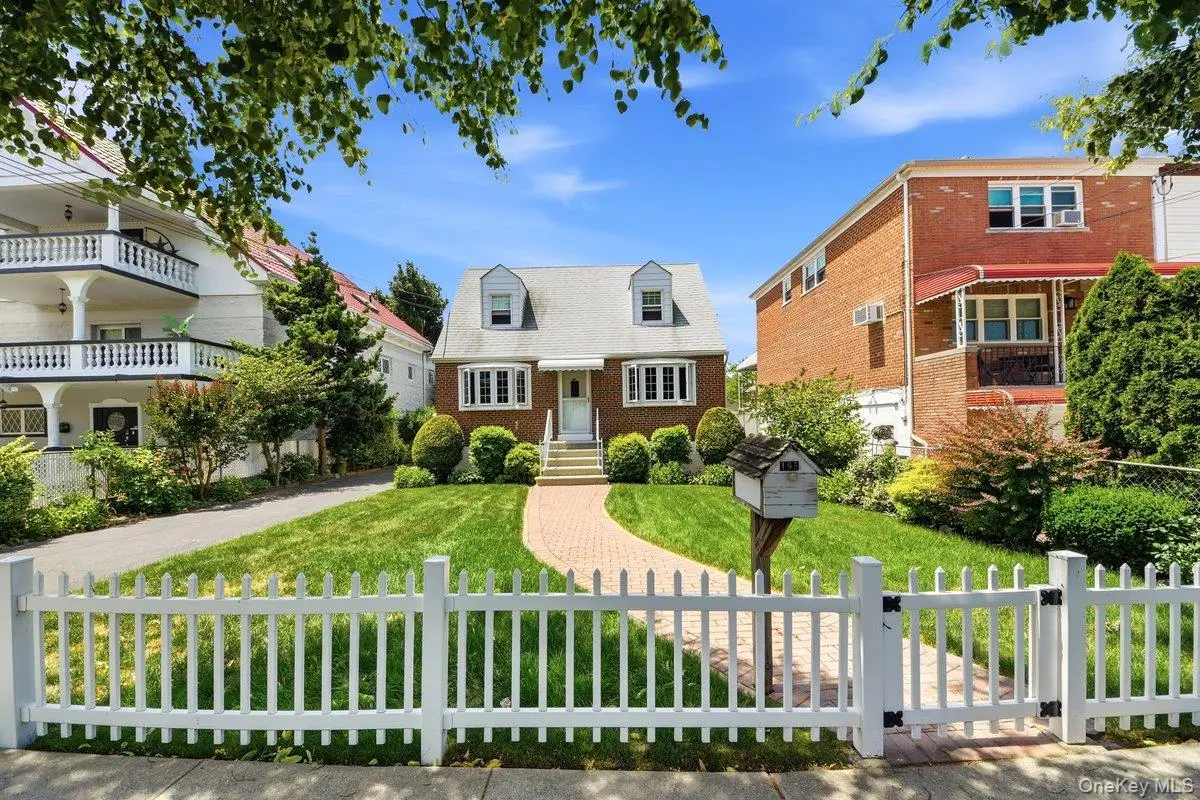 195 Graff Avenue, Bronx, NY 10465 - #1