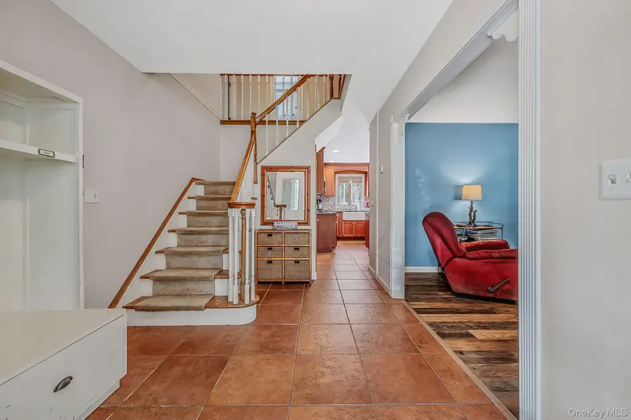 28 Artist Lake Boulevard, Middle Island, NY 11953 - #3