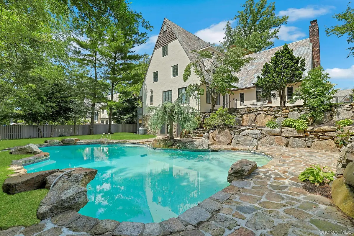 14 Withington Road, Scarsdale, NY 10583 - #1