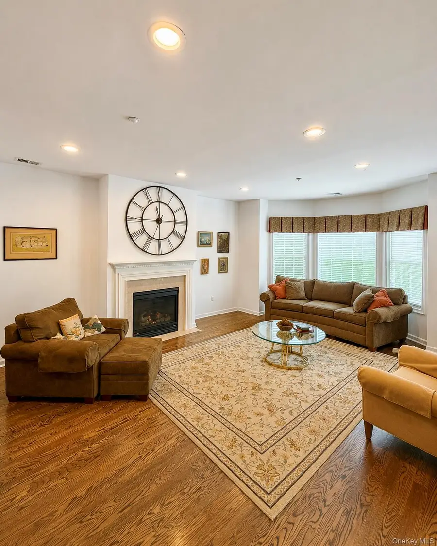 115 Autumn Drive, Plainview, NY 11803 - #2