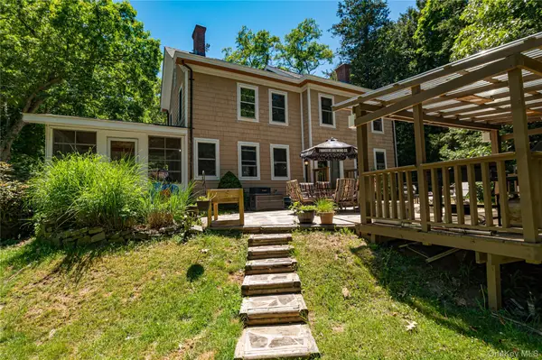 38 Pleasure Drive, Flanders, NY 11901