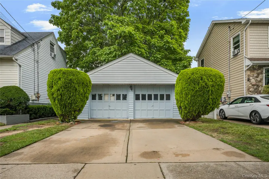 33 N Montgomery Street, Valley Stream, NY 11580 - #3