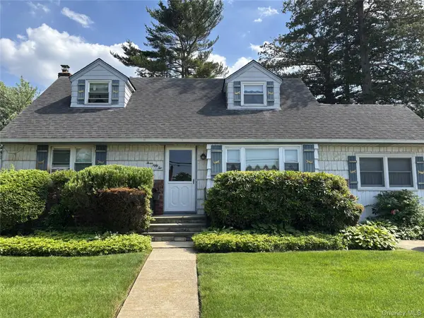 352 Boundary Avenue, Massapequa, NY 11758