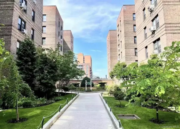 43-40 Union Street #2D, Flushing, NY 11355