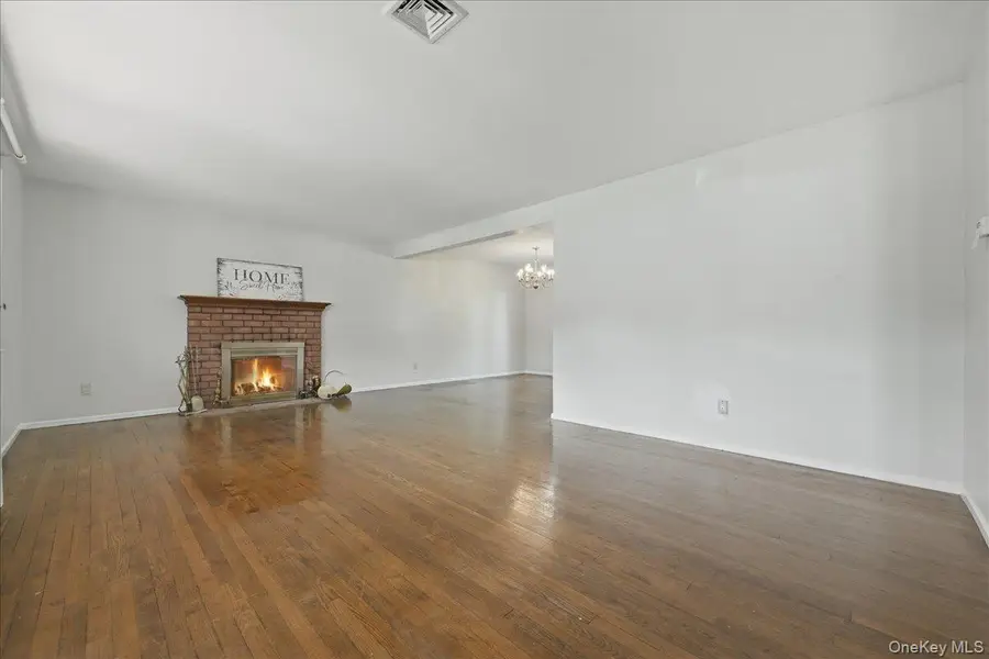 1395 Meadowbrook Road, Merrick, NY 11566 - #3