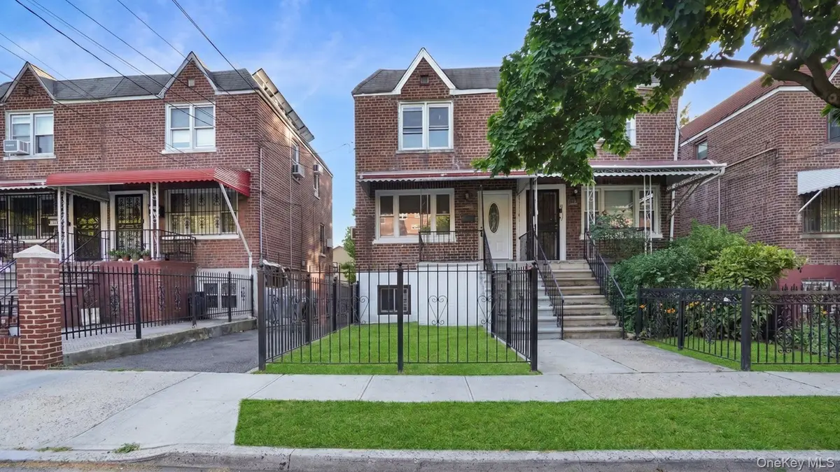 4135 Murdock Avenue, Bronx, NY 10466 - #1