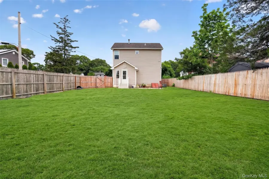 26 Richard Avenue, Islip Terrace, NY 11752 - #3