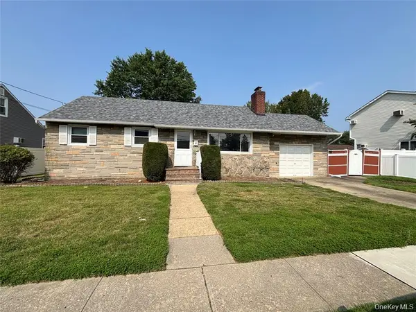 235 10th Street, Bethpage, NY 11714