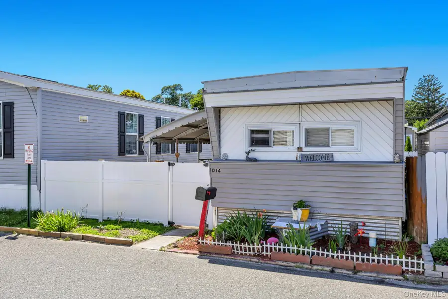 600 Broadway #D14, Amityville, NY 11701 - #2
