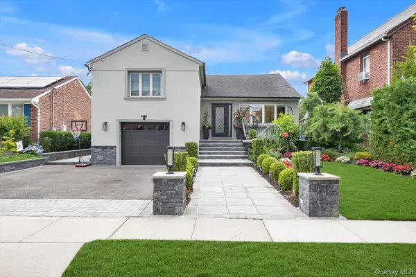 26 Abrams Place, Lynbrook, NY 11563