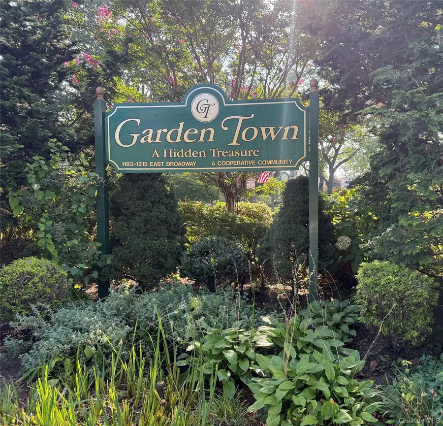 1201 E Broadway #H-22, Hewlett, NY 11557 - #3