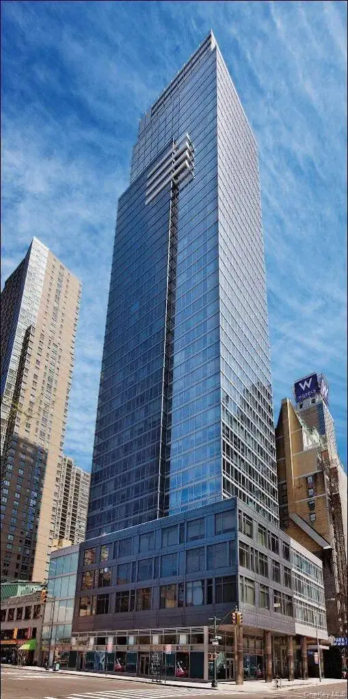 247 W 46th Street #403, New York (Manhattan), NY 10036