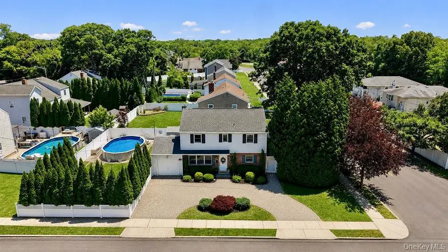 26 Cedar Street, Farmingdale, NY 11735 - #2