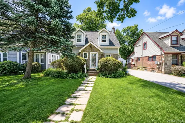 850 Linden Avenue, North Baldwin, NY 11510