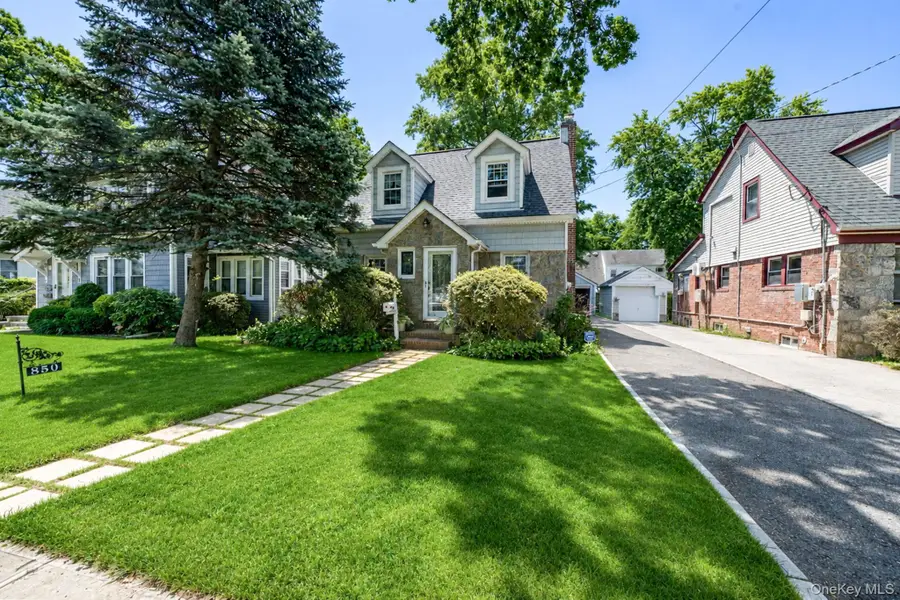 850 Linden Avenue, Baldwin, NY 11510 - #2
