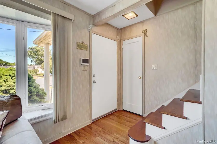 955 Cedar Court, Franklin Square, NY 11010 - #3