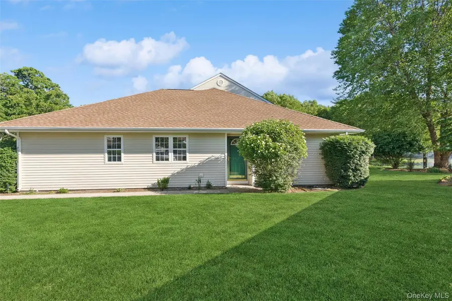 42 Blueberry Common, Riverhead, NY 11901 - #2