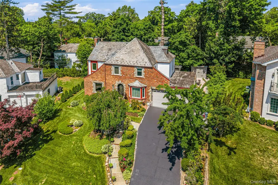 36 Strathmore Road, Great Neck, NY 11023 - #2