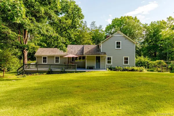 286 Manor Rock Road, Craryville, NY 12521
