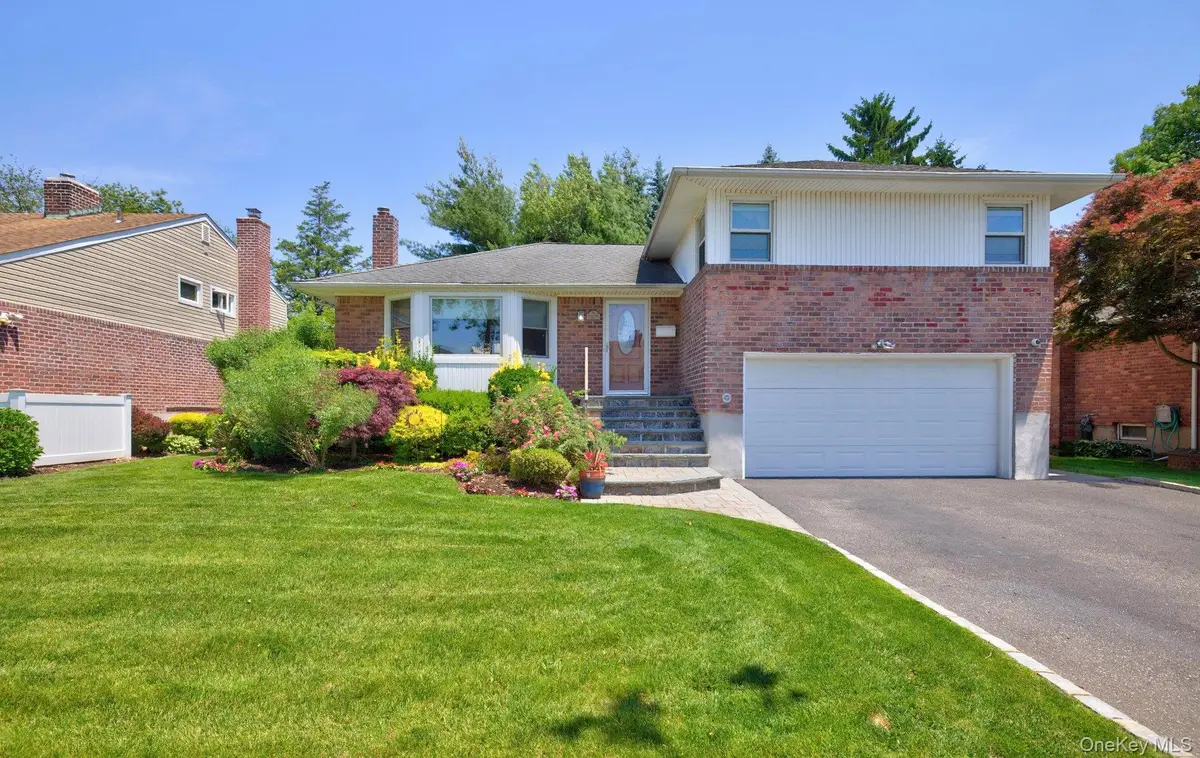 31 Irene Lane E, Plainview, NY 11803 - #1