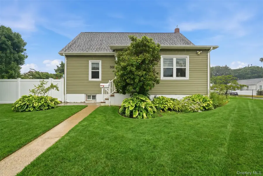39 Church Street, Central Islip, NY 11722 - #2