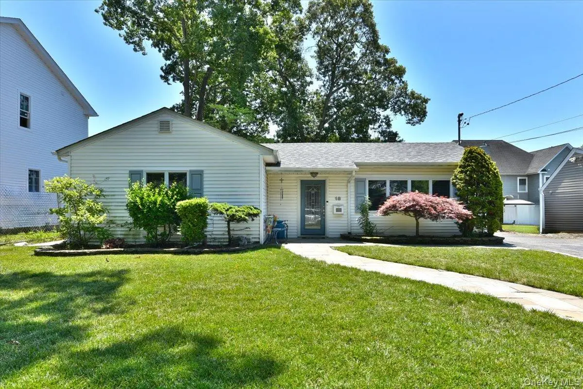 18 Boston Avenue, Massapequa, NY 11758 - #1