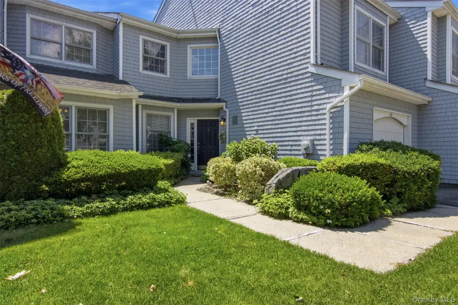 43 Lakebridge Drive S, Kings Park, NY 11754 - #2
