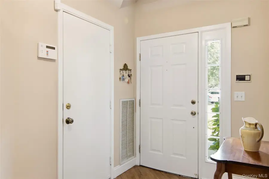 43 Lakebridge Drive S, Kings Park, NY 11754 - #3