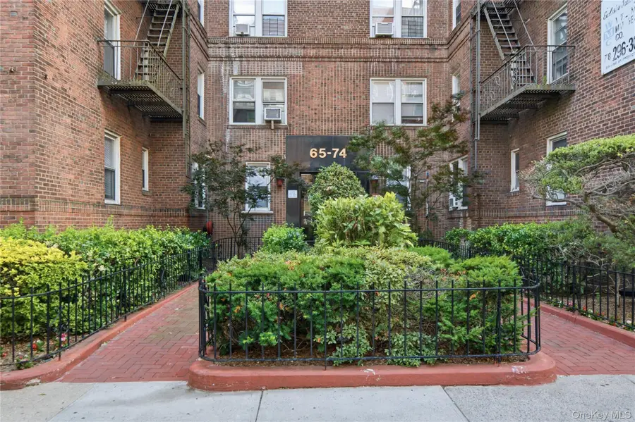 65-74 Saunders Street #3H, Rego Park, NY 11374 - #2
