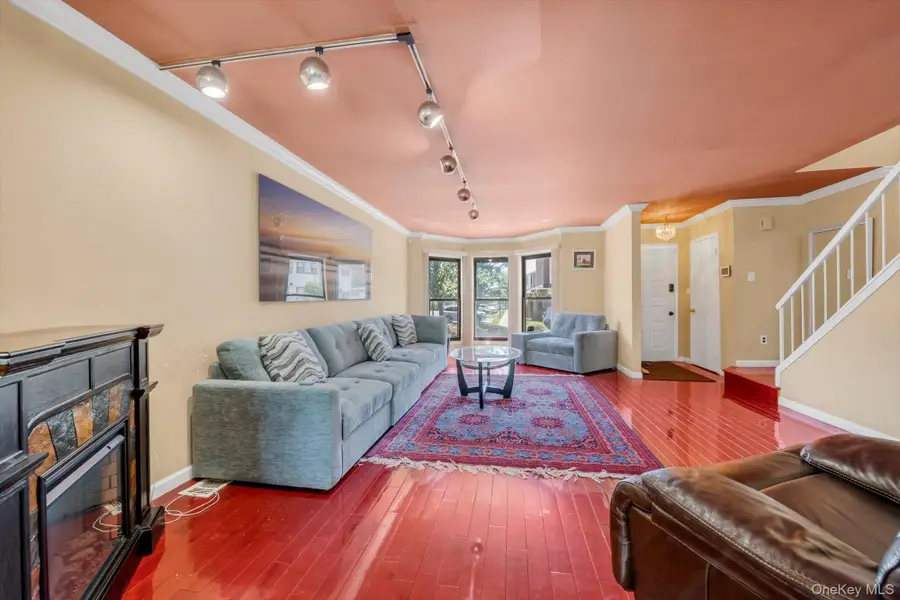 14 Vanderbilt Way #14, Valley Stream, NY 11581 - #2