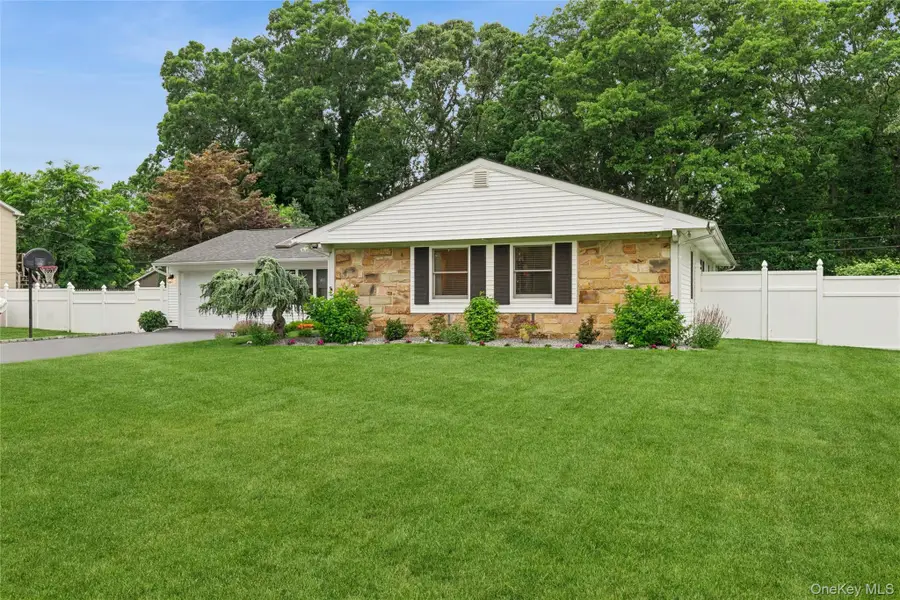 16 Parson Drive, Stony Brook, NY 11790 - #3