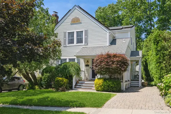 71 Bar Beach Road, Port Washington, NY 11050