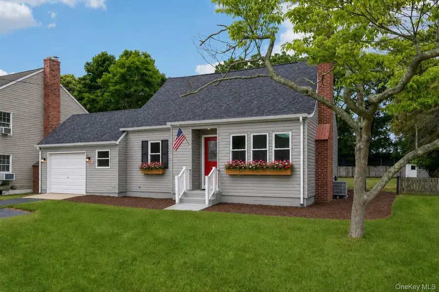 54 N Ocean Avenue, Center Moriches, NY 11934 - #2