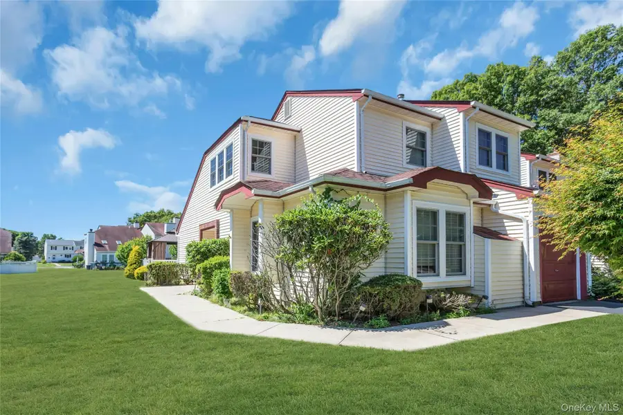 13 Potomac Court, Coram, NY 11727 - #3
