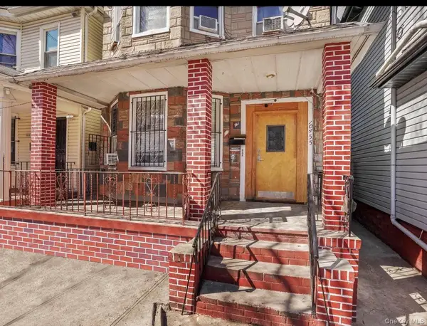 10455 39th Avenue, Corona, NY 11368